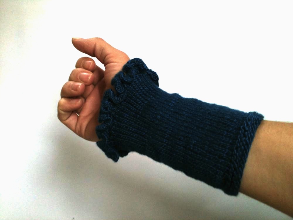 Pure Silk Wristlet - Super Soft - Natural Plant Dye - Hand Knit By Tom's Grossmami